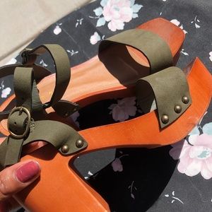 2 pair bundle medium heels lightweight